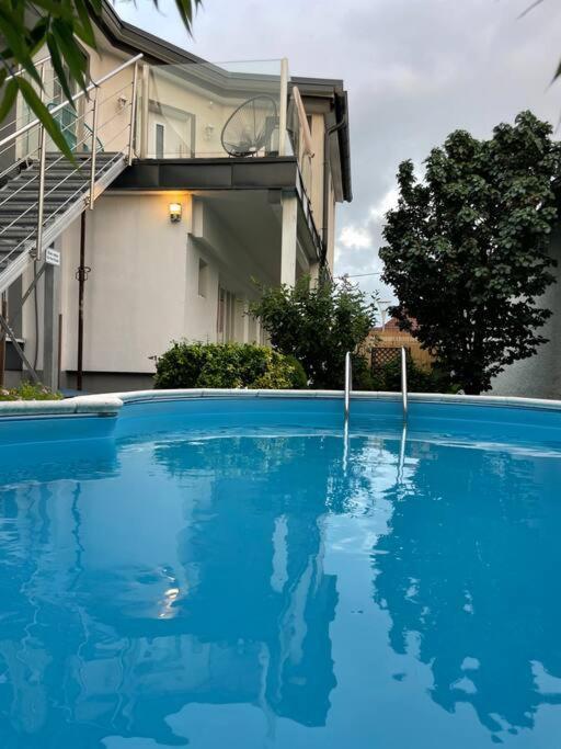 הוילה פארנדורף Outlet Center House, Pool-Jacuzzi-Garden-Sundeck מראה חיצוני תמונה
